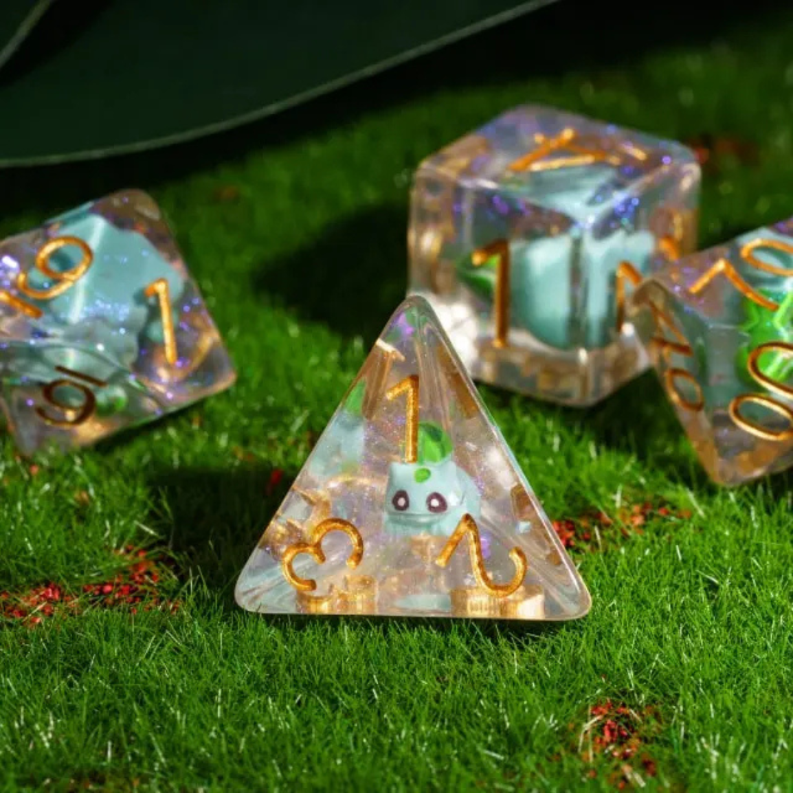 Bulb-Creature Resin Dice