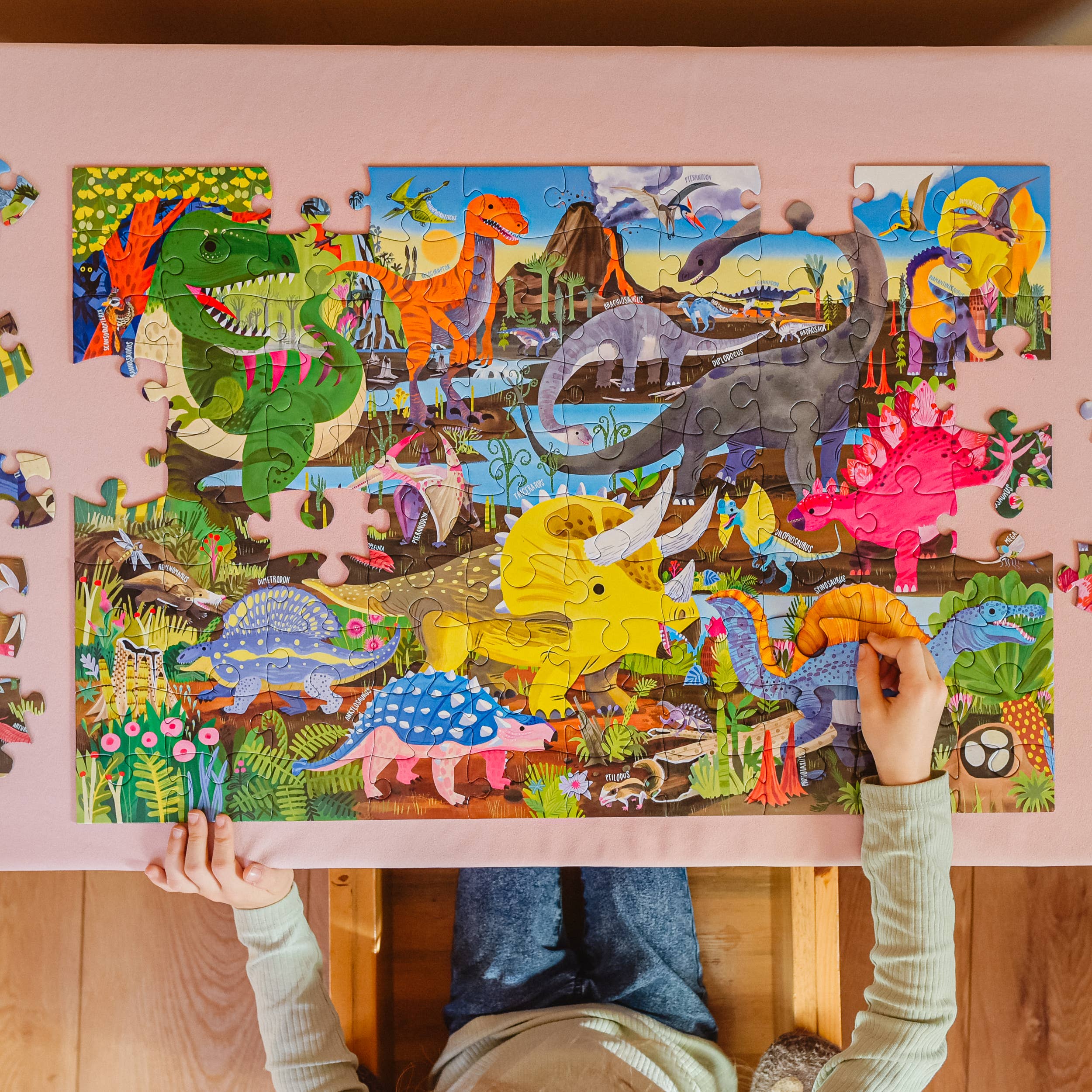 Land of Dinosaurs 100 Piece Puzzle